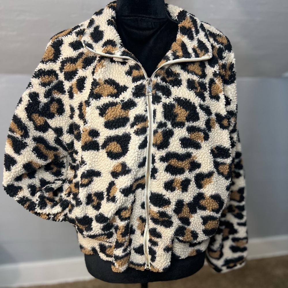 🌻COMFORTABLE! Great condition! Smoke free home🌻